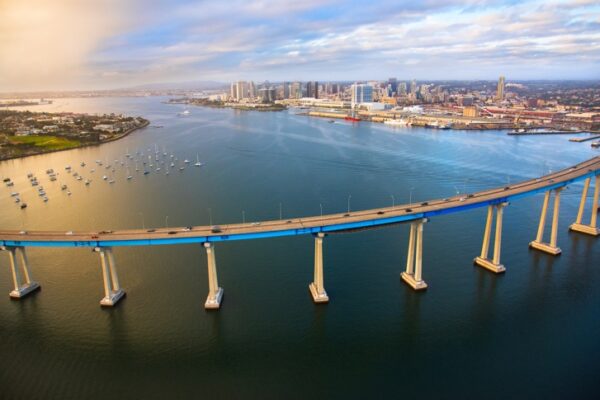 Đánh giá về địa điểm tham quan ở Coronado Bridge - Vé Coronado Bridge - Giảm giá ở Coronado Bridge - giao thông ở Coronado Bridge, địa chỉ, giờ mở cửa -